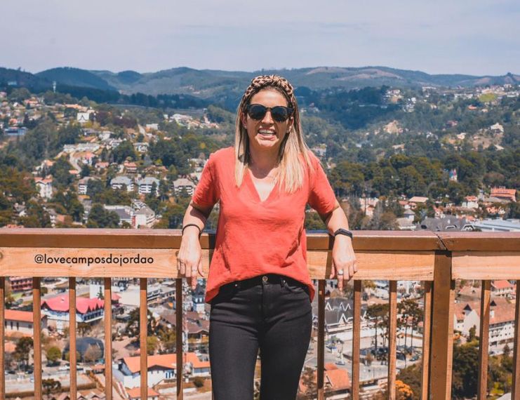 Foto da Flávia no Morro do Elefante em Campos do Jordão